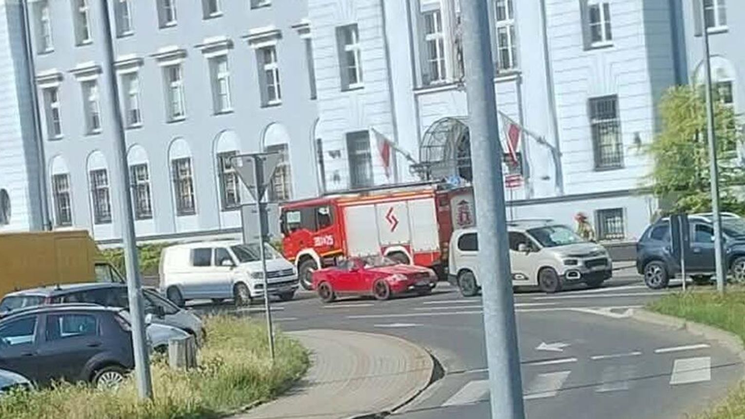 Alarmy bombowe w Tarnowie. Policja odnotowała pięć zgłoszeń