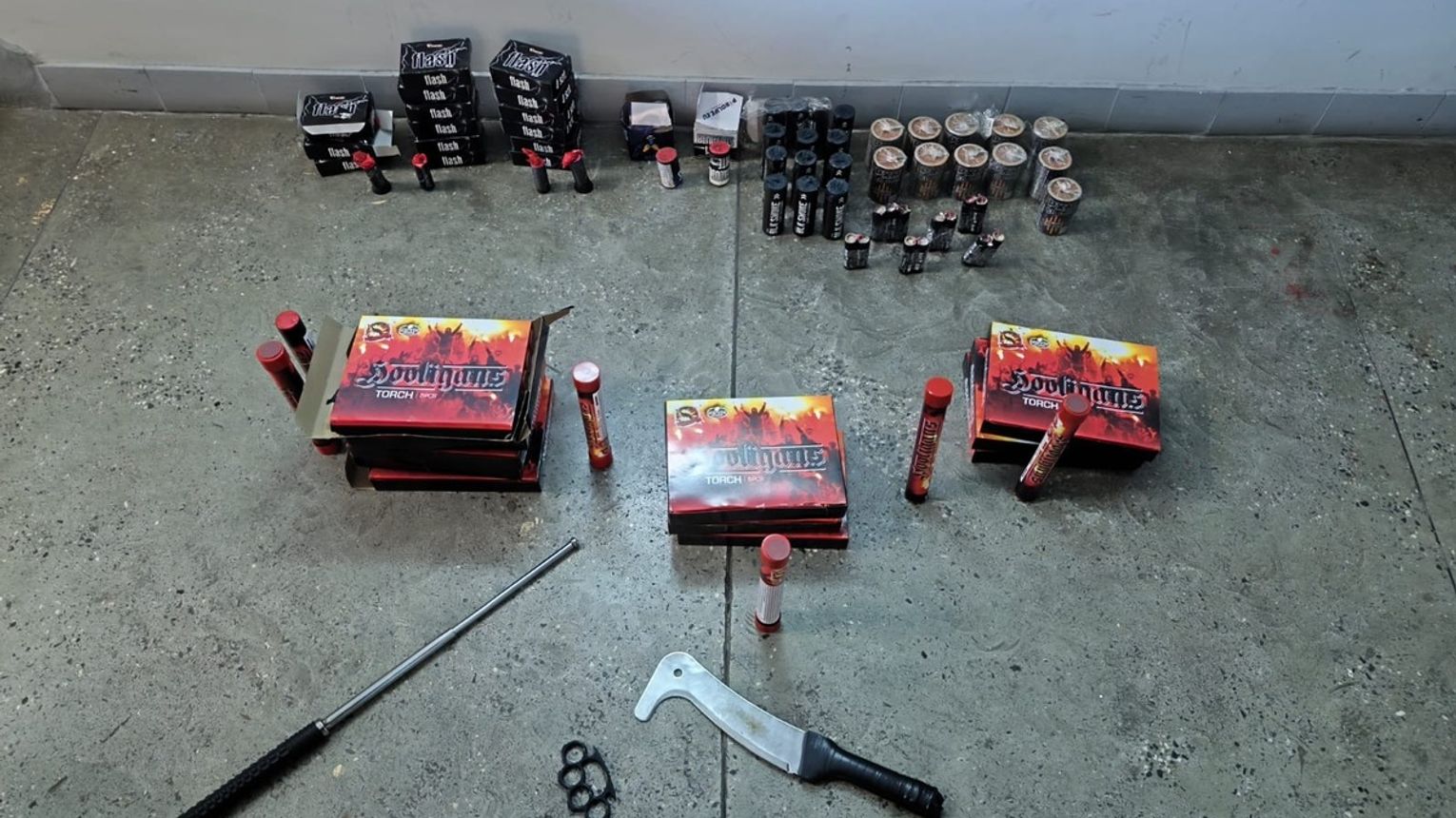 Chciał, aby nieletni wnieśli środki pirotechniczne na mecz 4. ligi w Woli Rzędzińskiej