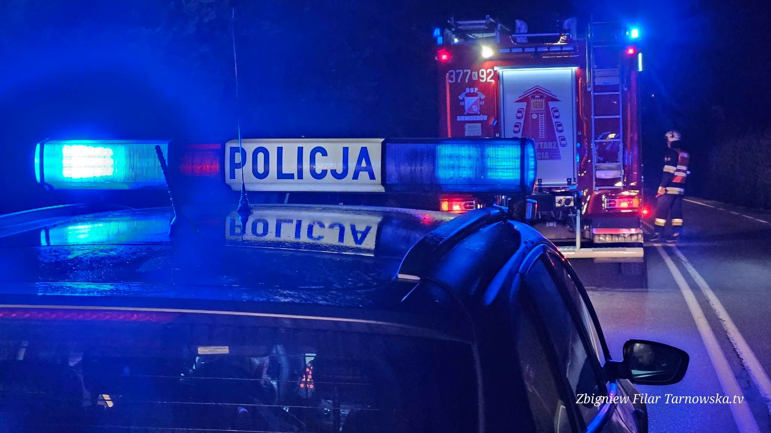 Dachowanie i pożar samochodu w Żabnie