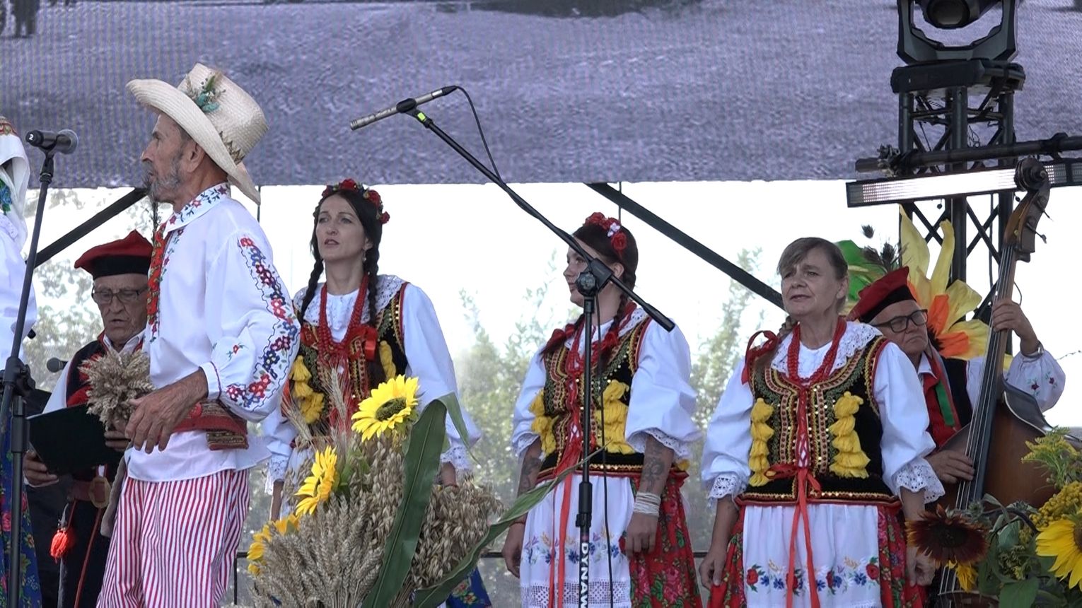 Dożynkowe tradycje i muzyczne emocje w Szczucinie