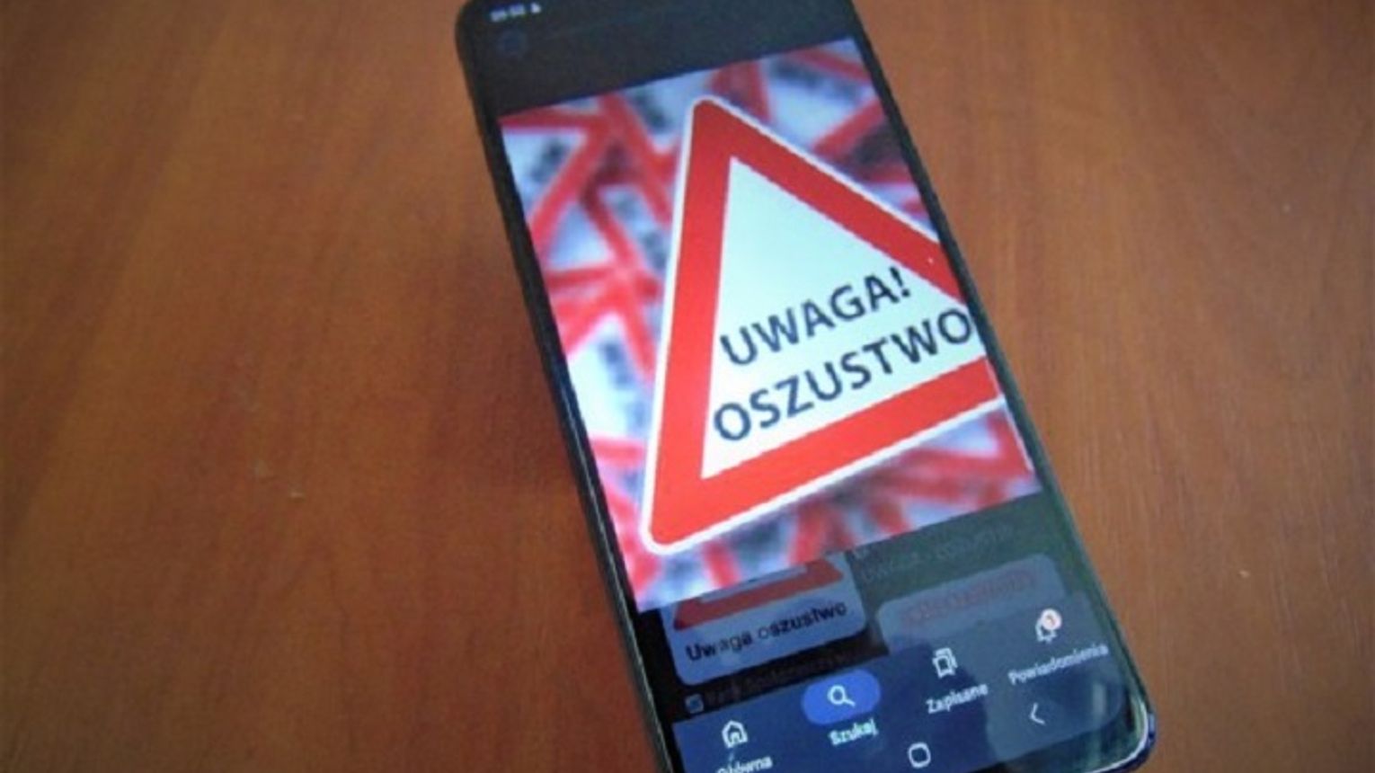 Dramat seniorki z powiatu brzeskiego. Oddała „policyjnemu kurierowi” 53 tysiące złotych