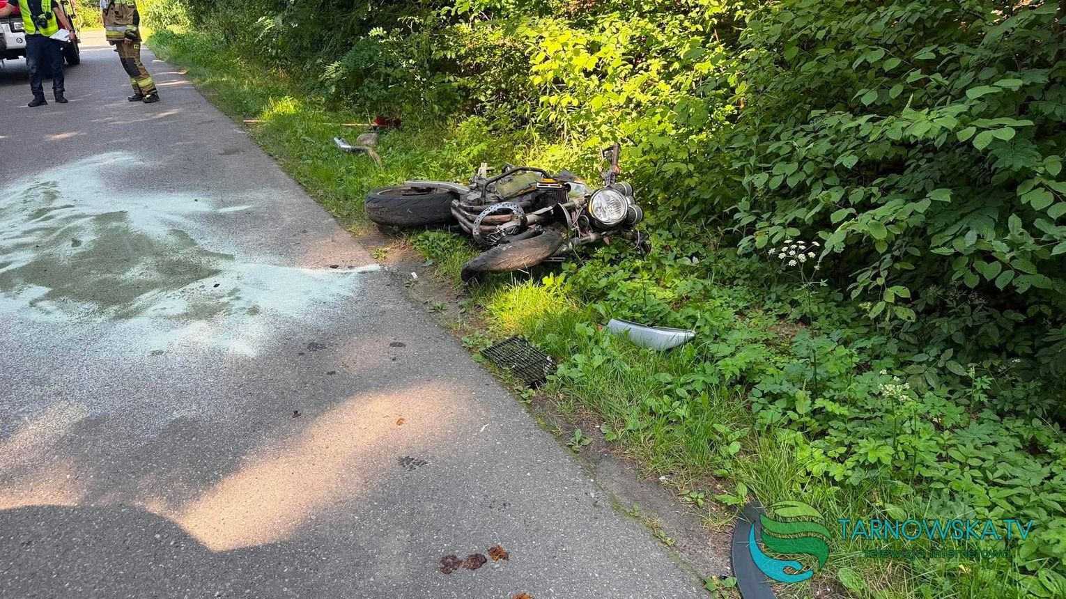 Dramatyczny wypadek motocyklisty pod Tarnowem. Lądował śmigłowiec LPR, 35-latek walczy o życie