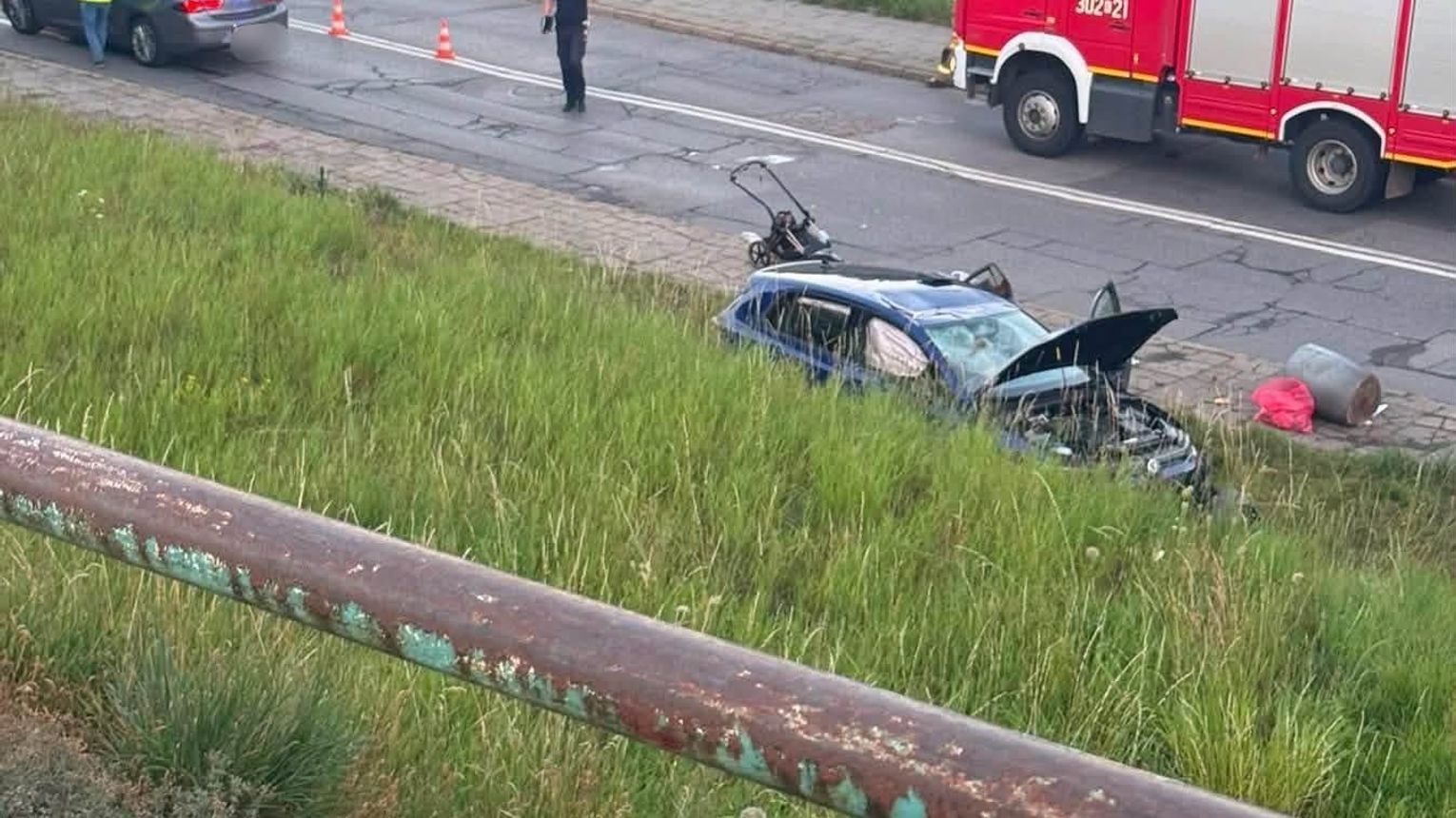 Dramatyczny wypadek w Krakowie. Samochód potrącił trzy osoby, w tym roczne dziecko, dwie osoby nie żyją