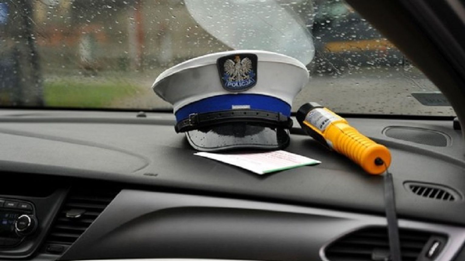 Dwóch pijanych kierowców zatrzymanych przez policję w powiecie brzeskim