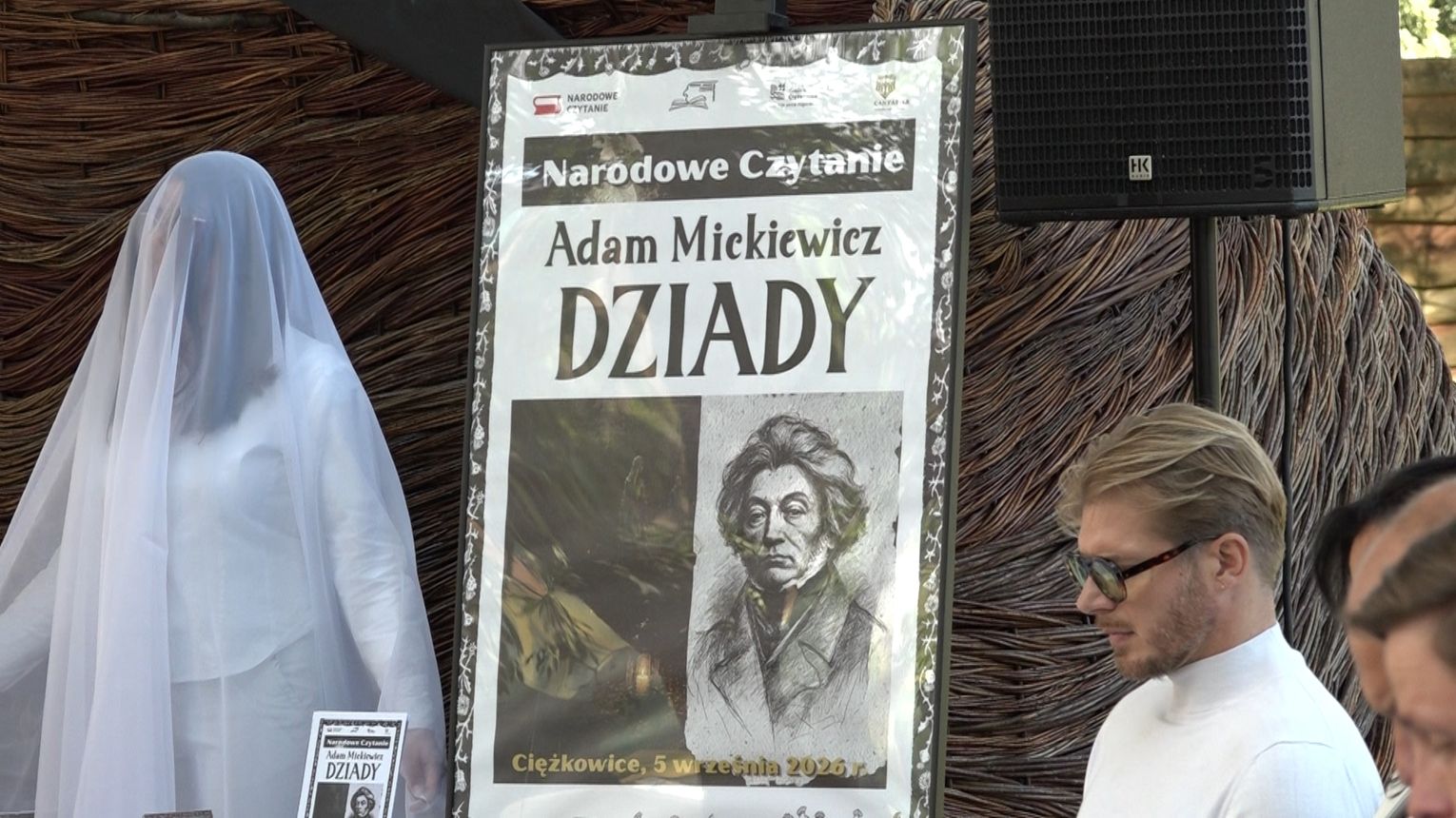 „Dziady” Adama Mickiewicza wybrzmiały w Ciężkowicach. Narodowe Czytanie 2026