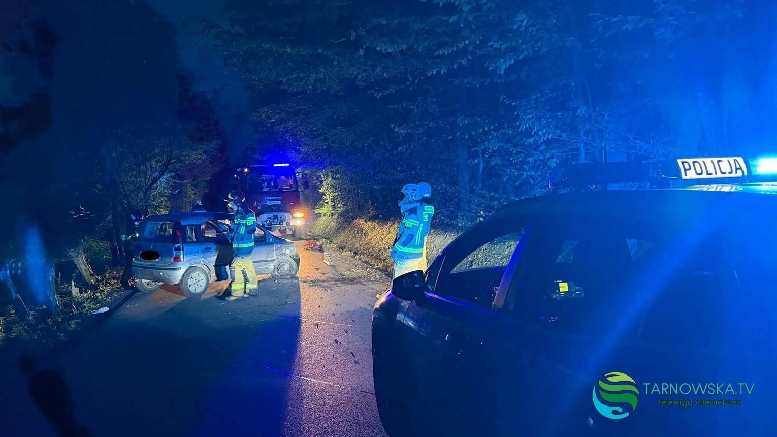 Fiat w rowie w Rychwałdzie. W samochodzie znaleziono mężczyznę, który miał około 2 promili alkoholu
