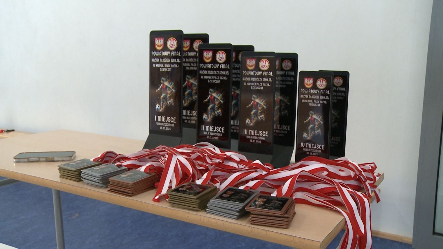 Finał powiatowych igrzysk w halowej piłce nożnej w Woli Rzędzińskiej