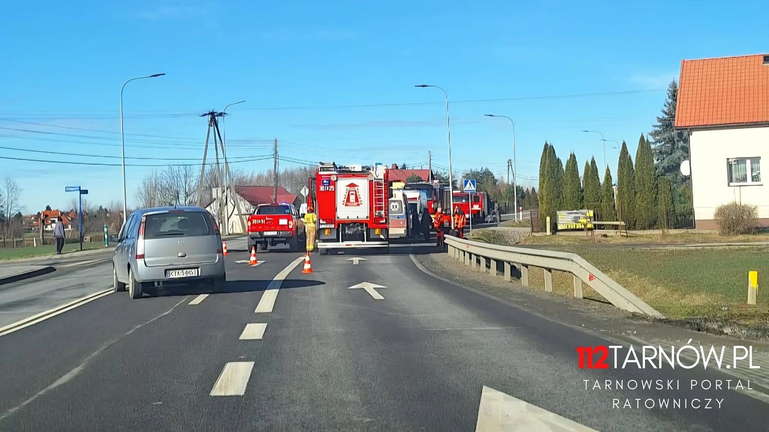 Fordem wjechała w karetkę pogotowia. Akcja służb pod Tarnowem