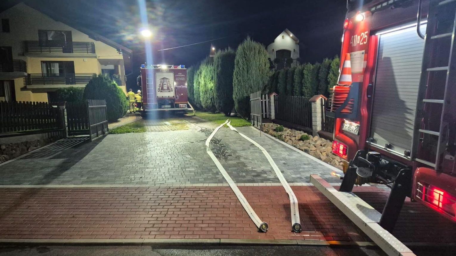 Groźny pożar w Biesiadkach. Ogień pojawił się w kotłowni budynku mieszkalnego