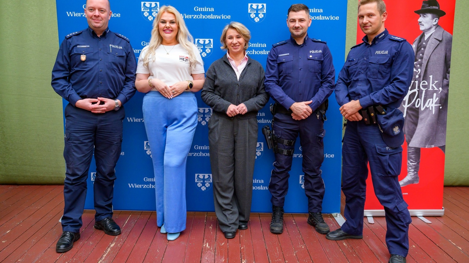 „Hejt to nie żart”. Policjanci i Kinga Zawodnik spotkali się z młodzieżą. Za nękanie w internecie grozi nawet 8 lat więzienia