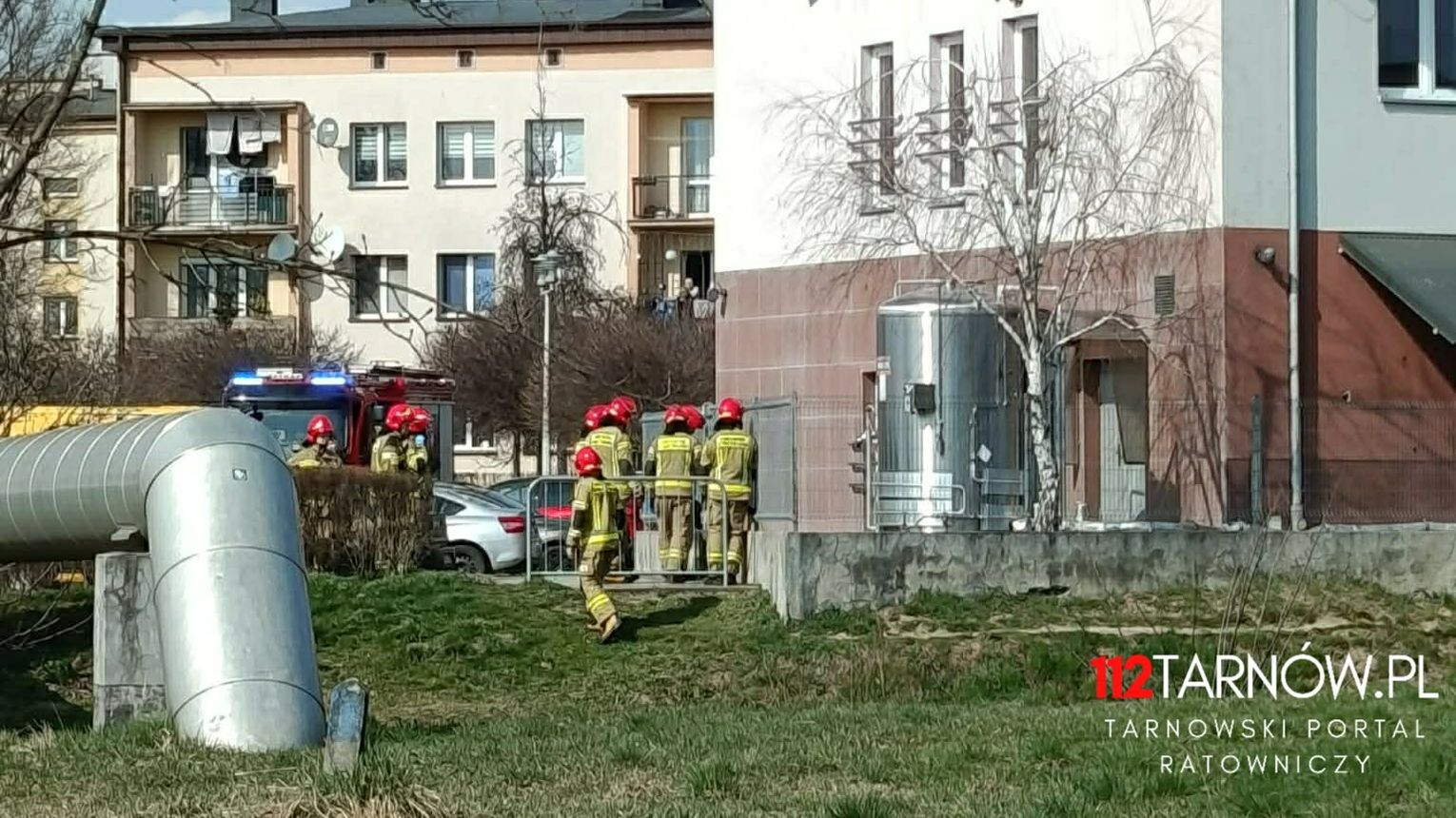 Interwencja służb przy przychodni w Tarnowie. Wyciek niezidentyfikowanego gazu