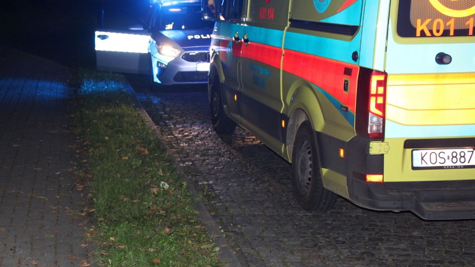 Jechał slalomem, inni kierowcy myśleli, że jest pijany. 64-latek miał udar mózgu