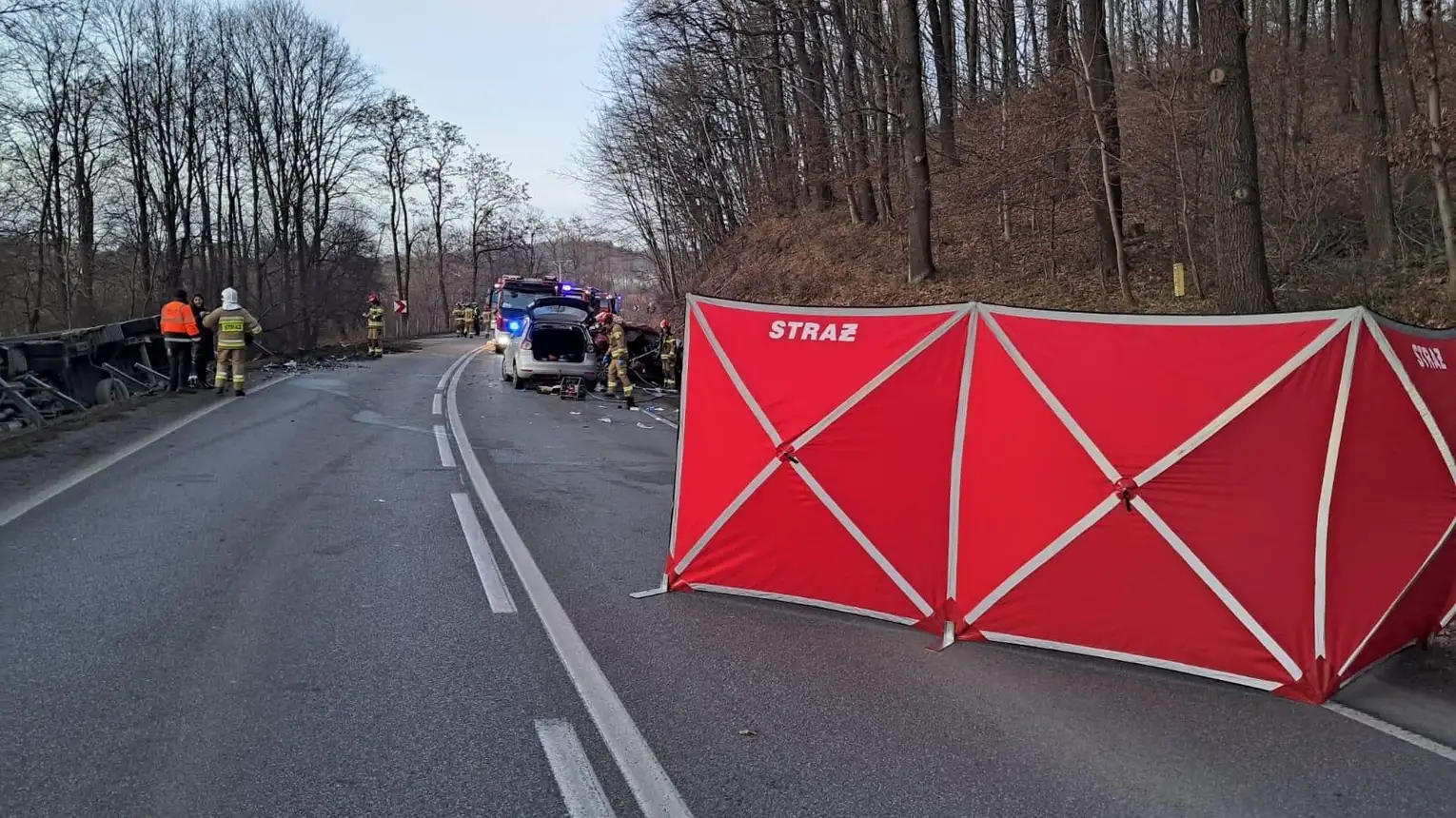 Karambol pod Brzeskiem. 13 samochodów uszkodzonych. Są poszkodowani!