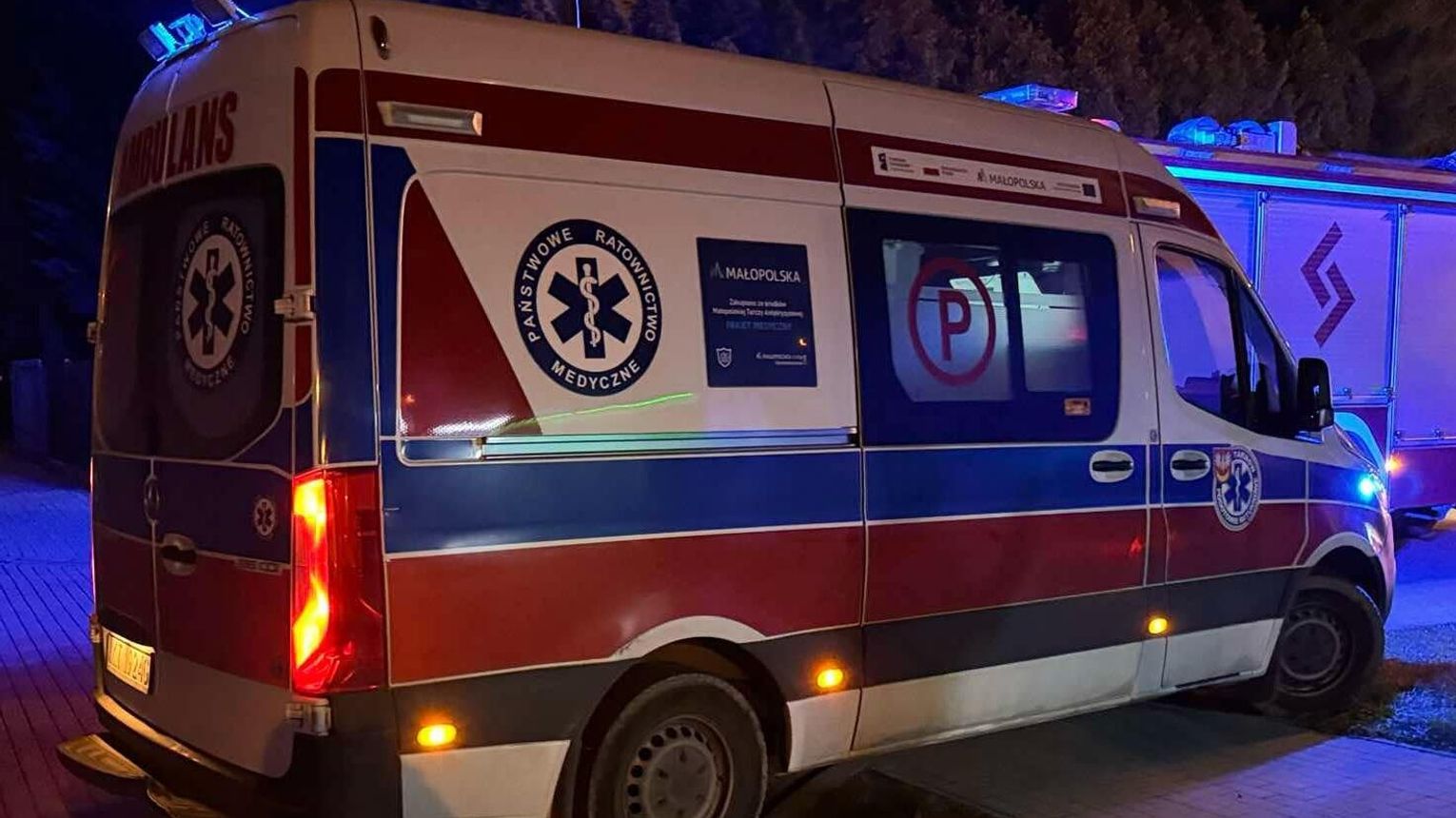 Kobieta urodziła dziecko na stacji paliw