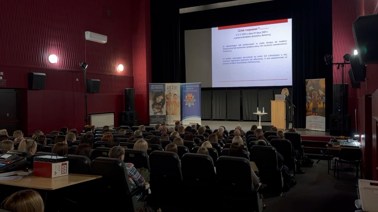 Konferencja o przemocy w rodzinie w Dąbrowie Tarnowskiej