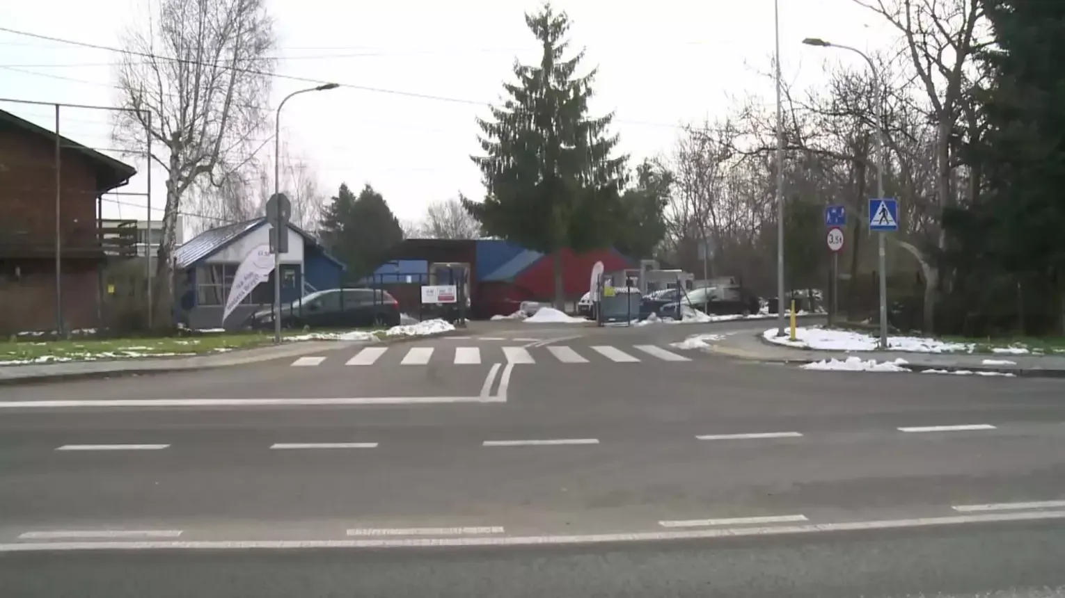 Koniec z absurdalnym wlotem z Tuchowskiej – wjazd na Ostrogskich doczeka się poszerzenia