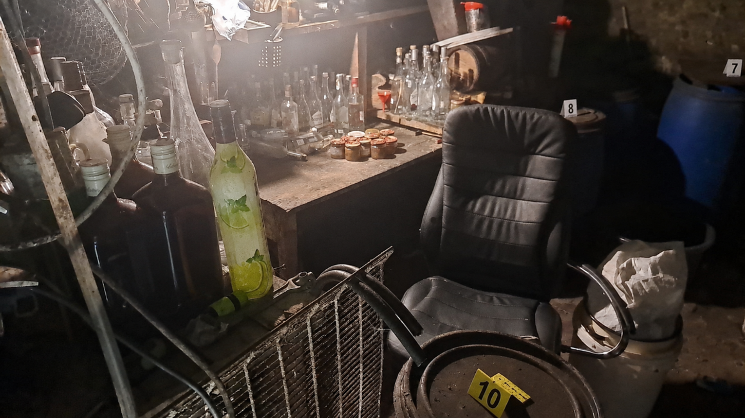 Kryminalni z Dąbrowy Tarnowskiej zlikwidowali nielegalną wytwórnię alkoholu