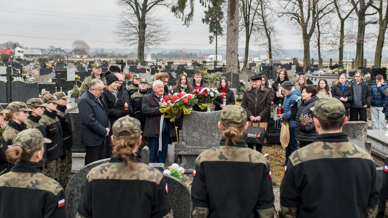 Lekcja historii o Niezłomnych na wojnickim cmentarzu