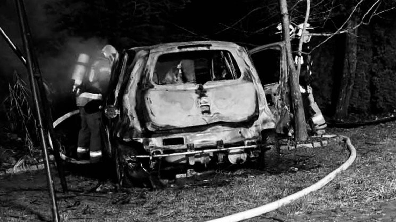Małżeństwo spłonęło w samochodzie w powiecie mieleckim. Sprawę wyjaśnia policja
