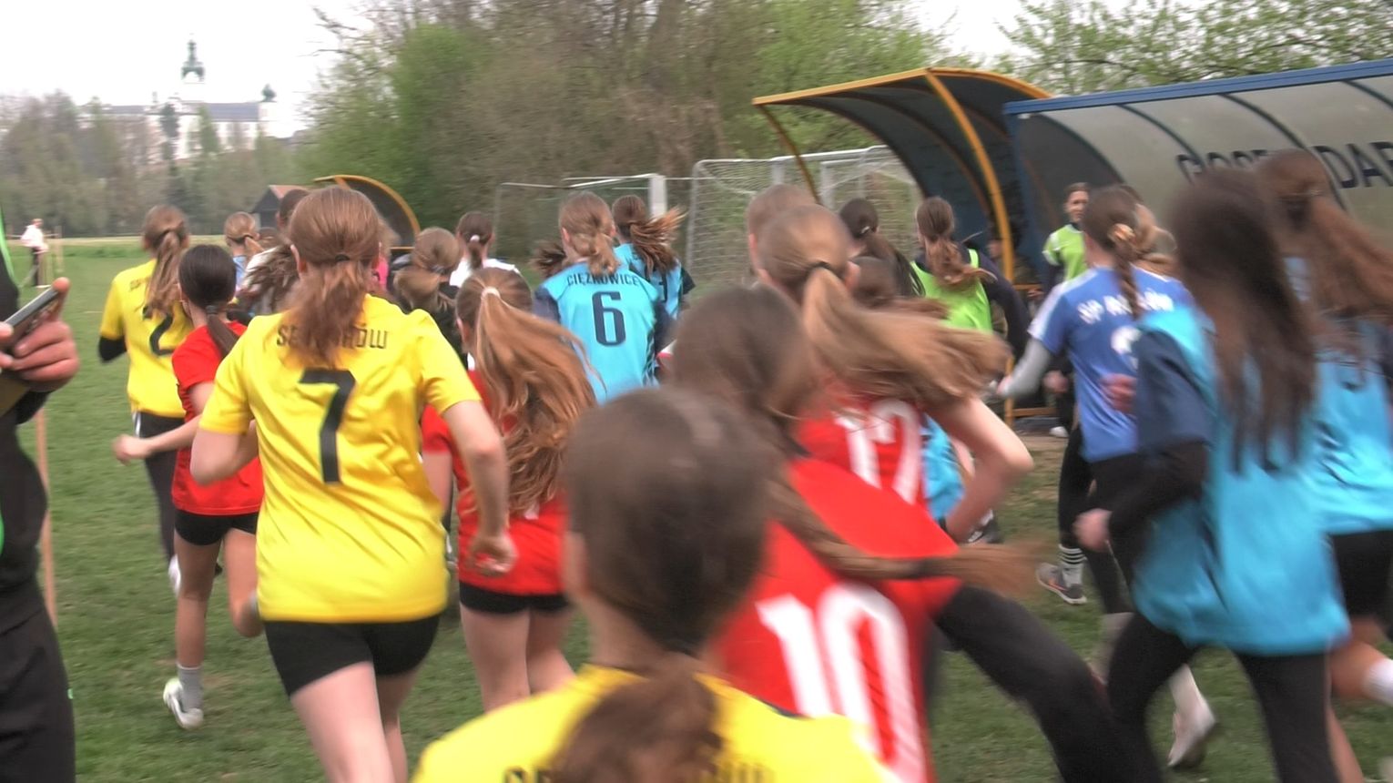 Młodzi biegacze rywalizowali w Tuchowie - finał powiatowy pełen emocji