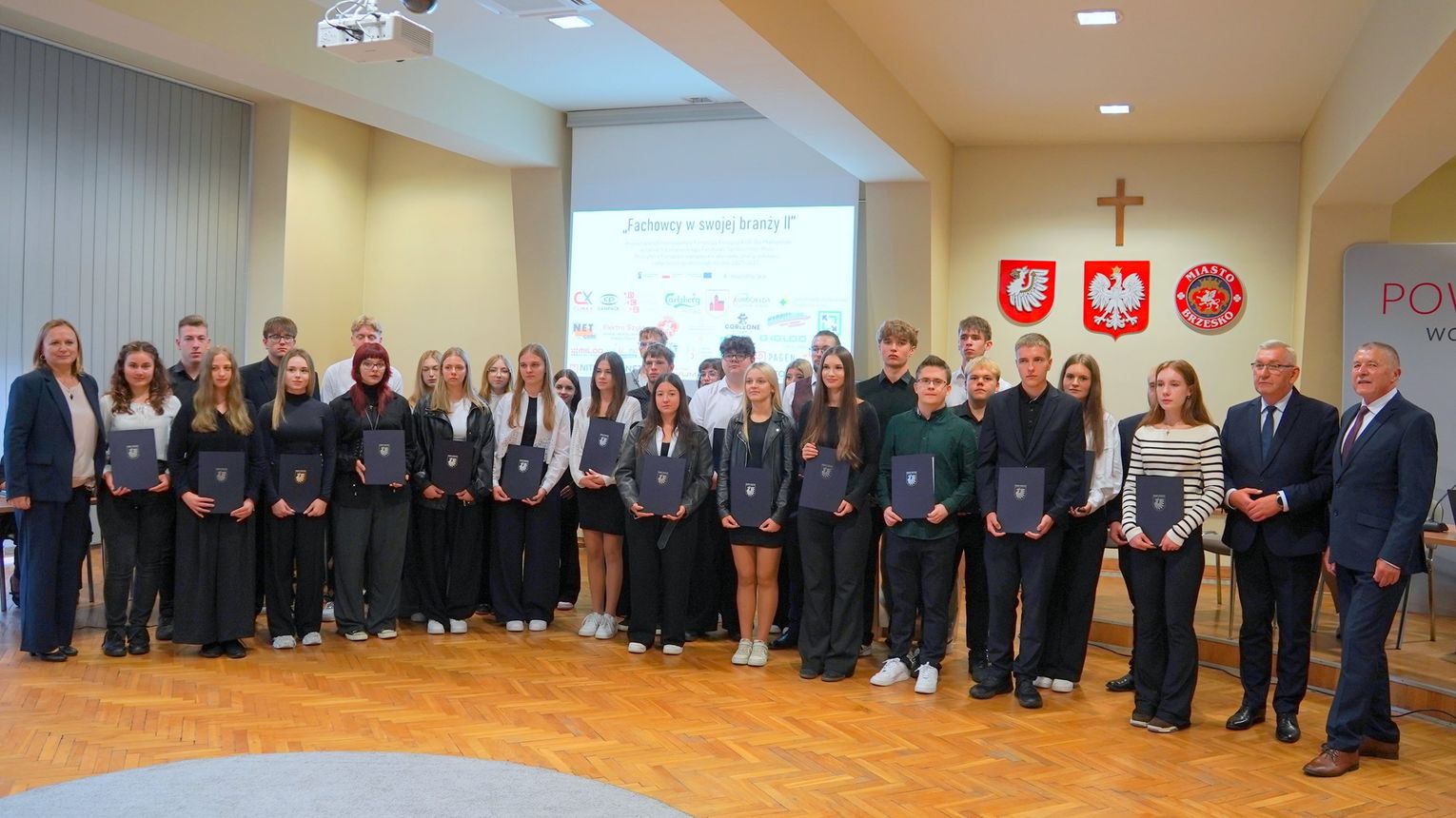 Młodzi zdolni mają się dobrze. Stypendia starosty powiatu brzeskiego