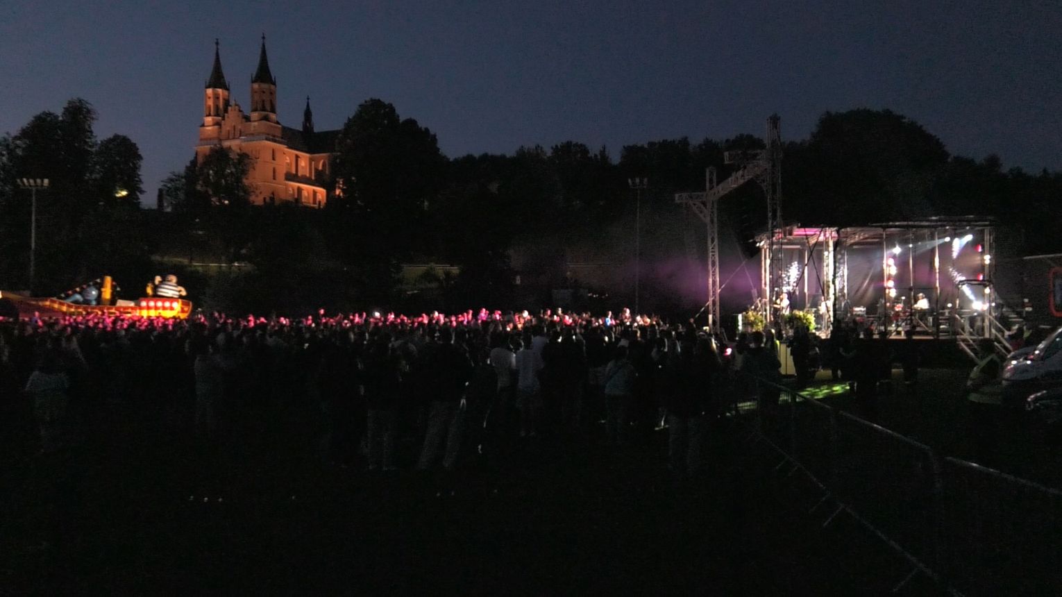 Moc atrakcji i koncert Zenona Martyniuka w Rzepienniku Strzyżewskim
