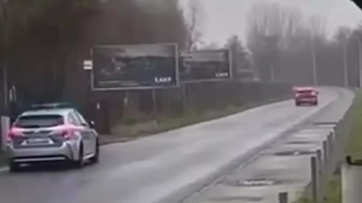 Nagranie wyciekło do sieci! Policyjny pościg za 19-latkiem z narkotykami pod Krakowem