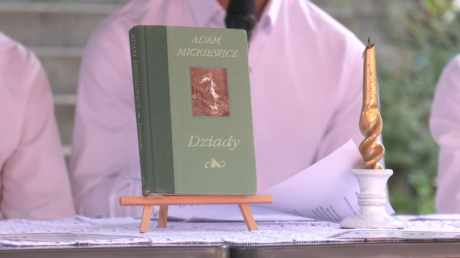 Narodowe Czytanie w Tarnowie. „Dziady” wybrzmiały w Parku Sensorycznym