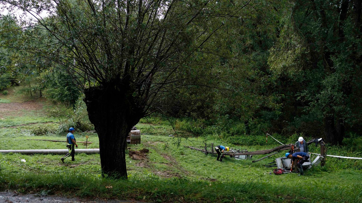 Nawałnica spustoszyła Ciężkowice. Zalane domy, zerwane linie i powalone drzewa. Wojewoda na miejscu, straty dopiero są liczone