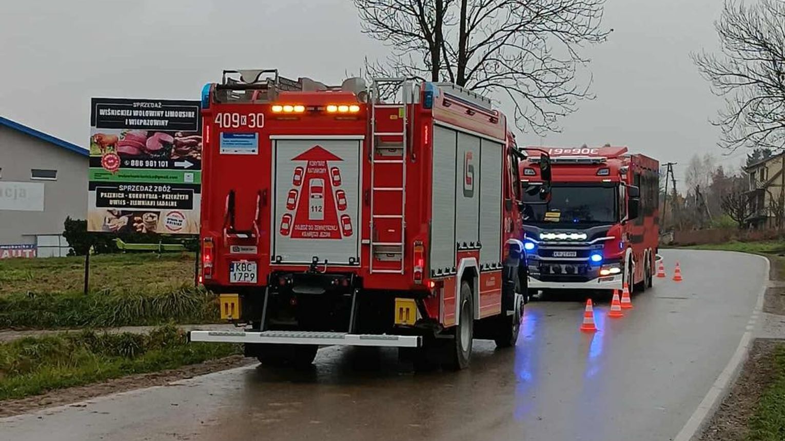 Nieznana substancja na składowisku kukurydzy straż i policja na miejscu