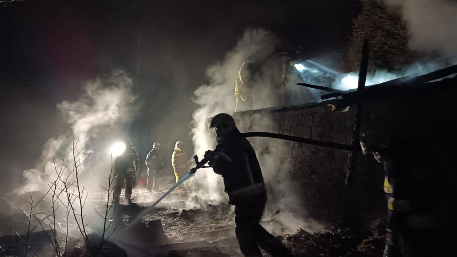 Nocny pożar stodoły w Mędrzechowie