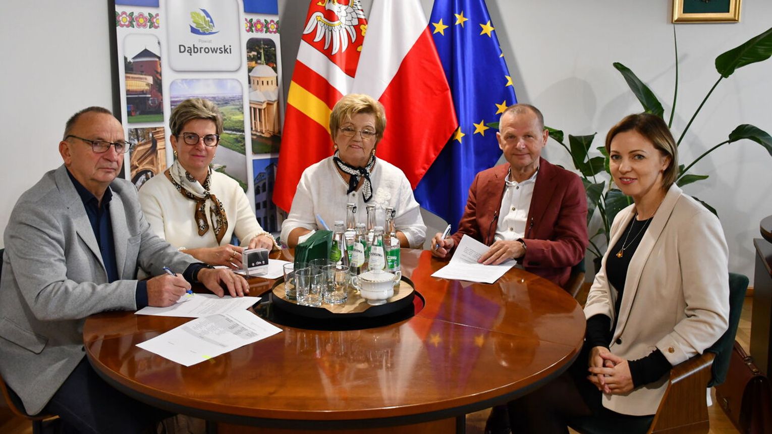 Nowy autobus dla podopiecznych ŚDS w Oleśnicy