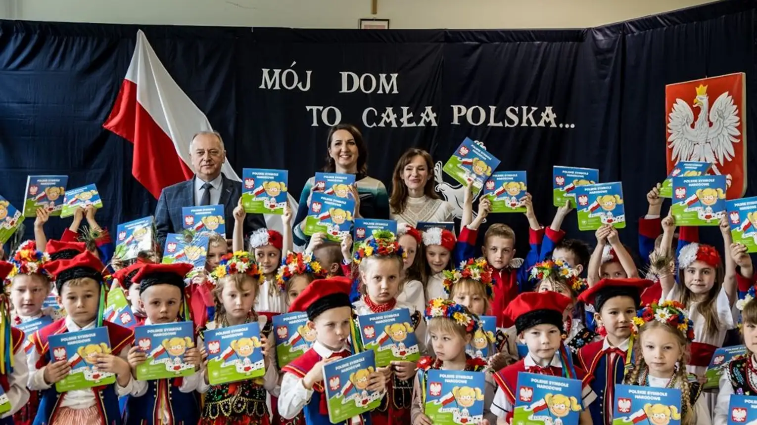 Patriotyczne warsztaty dla przedszkolaków w Woli Dębińskiej