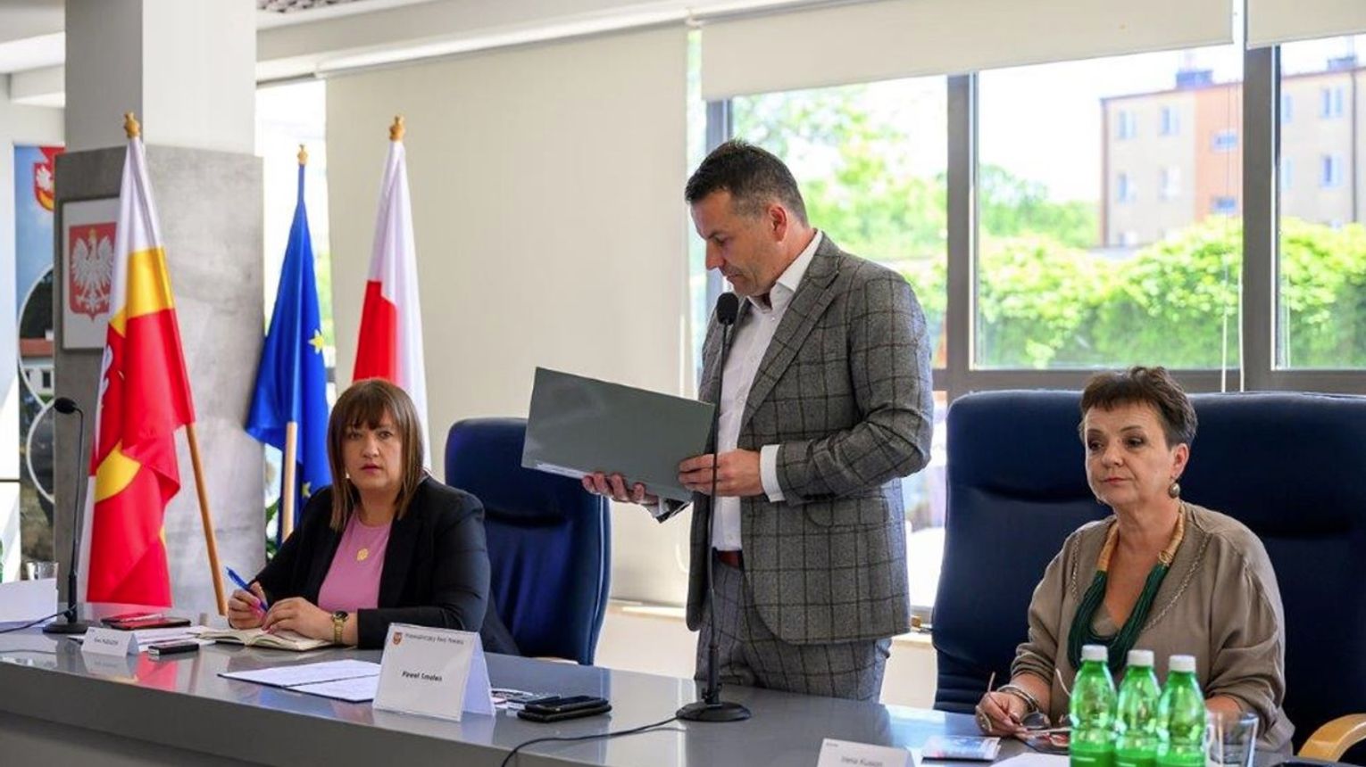Paweł Smoleń Przewodniczący Rady Powiatu Tarnowskiego zaprasza na XV sesję Rady Powiatu