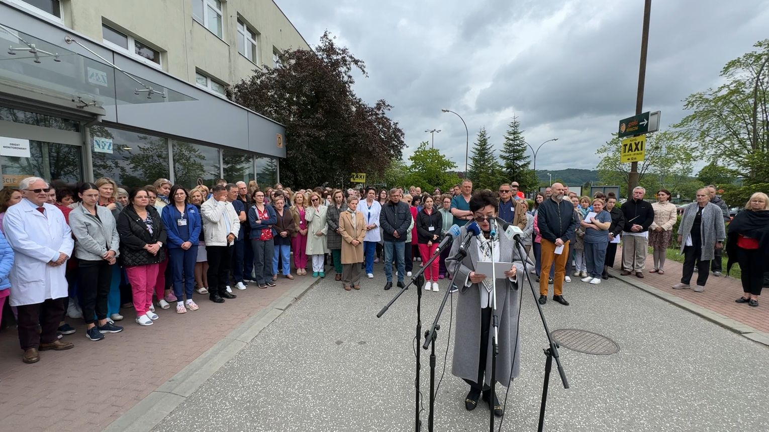 Personel szpitala im. św. Łukasza dołączył do Ogólnopolskiego Dnia Żałoby i protestu środowiska medycznego