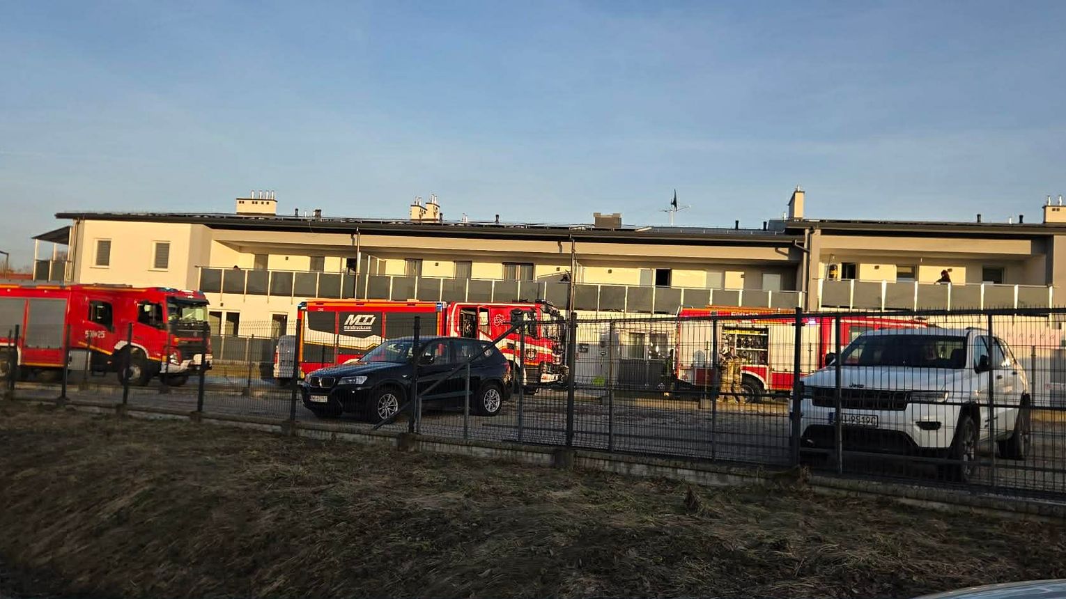 Plastikowy pojemnik z niedopałkami spowodował pożar w Radomyślu Wielkim