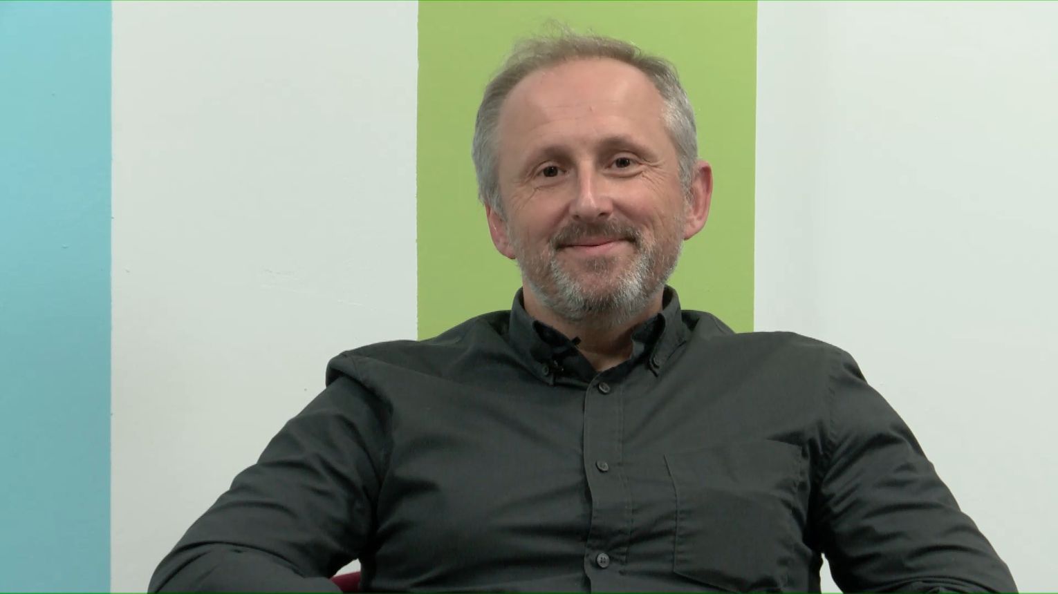 Pochodnie i ciasta z jadalnymi kwiatami - zimowa Noc Motyli w Dąbrówce Szczepanowskiej