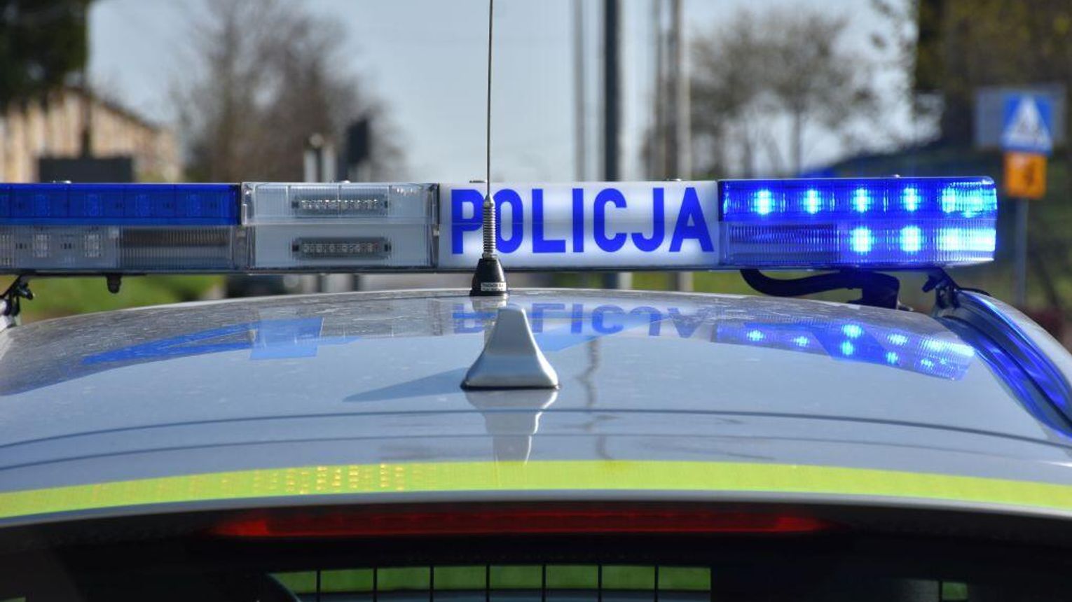 Podłożył ogień w kościele w Trzebini i uciekł. Sprawcę zarejestrowały kamery