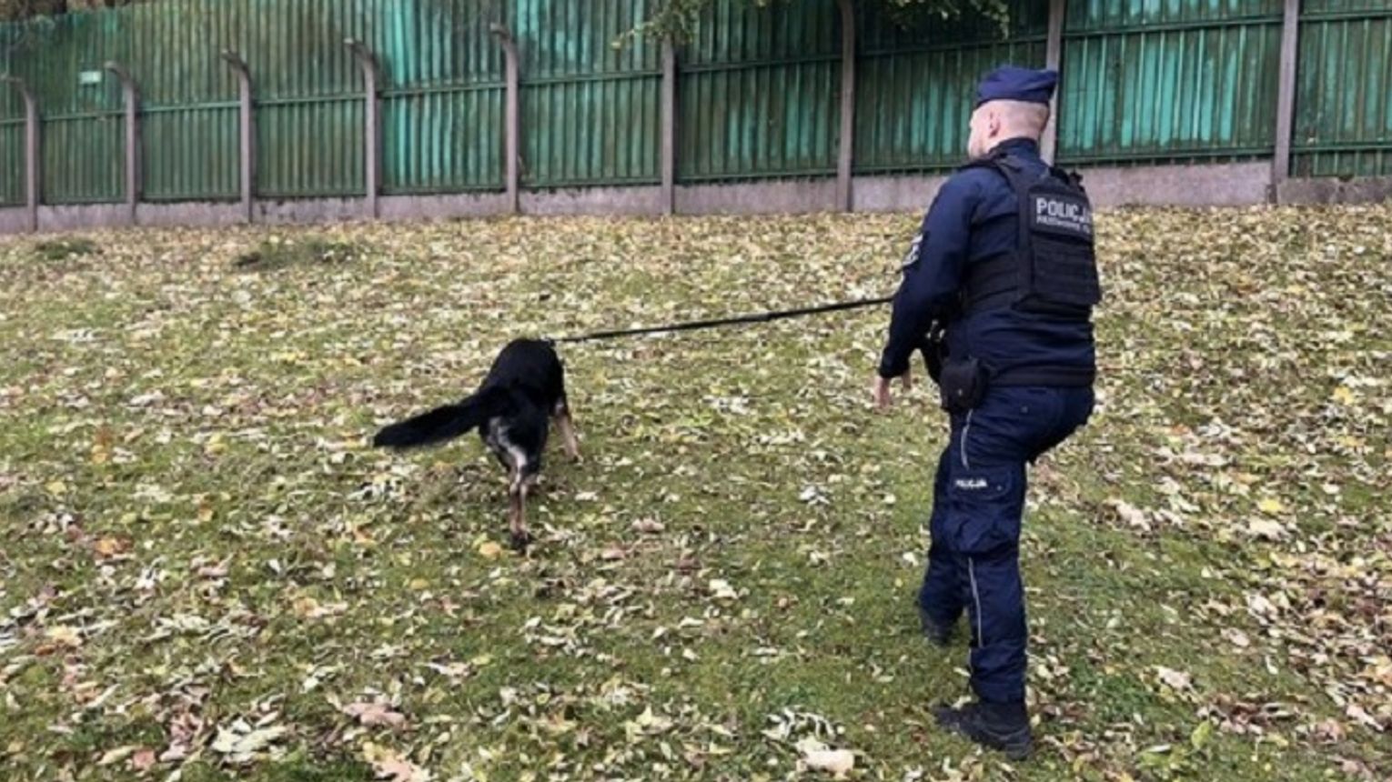 Policjanci z Brzeska odnaleźli dwóch mężczyzn potrzebujących pilnej pomocy