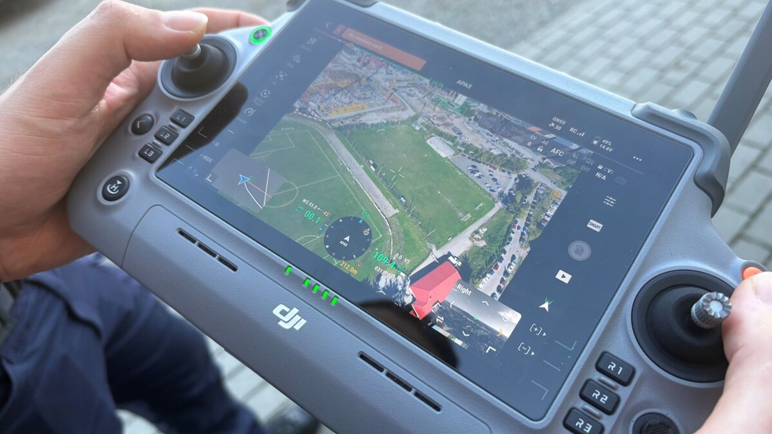 Policyjny dron namierzył kibiców z pirotechniką podczas derbów Tarnowa