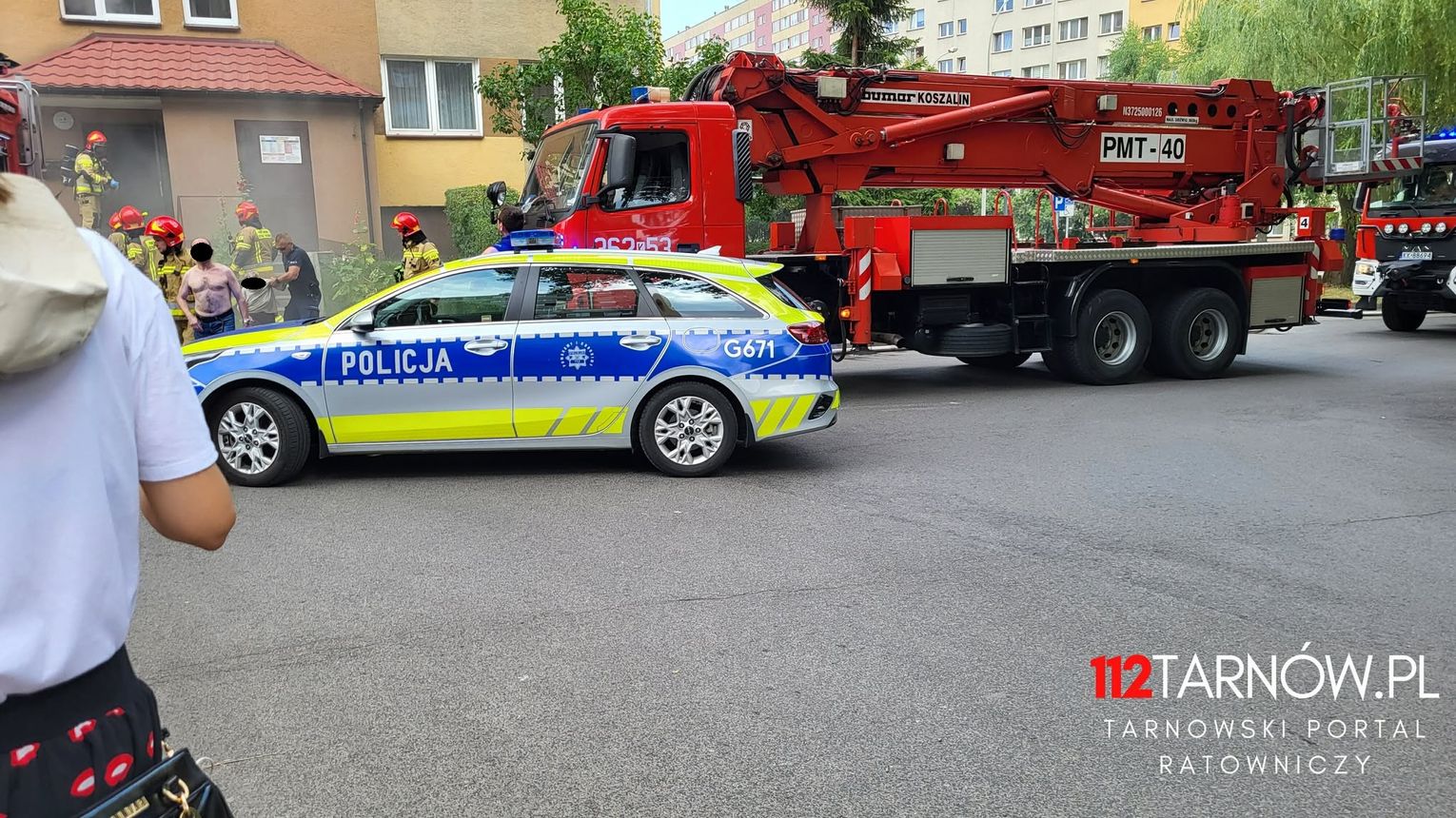 Poparzony mężczyzna trafił do szpitala po pożarze w bloku przy Spadzistej w Tarnowie