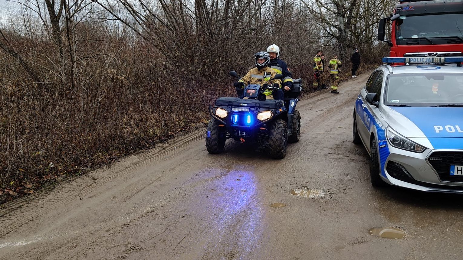Poszukiwania mężczyzny na Wiśle pod Szczucinem. W działania zaangażowane służby z dwóch województw
