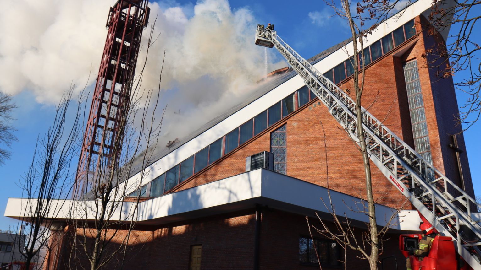 Pożar kościoła w Lublinie. "Straty są ogromne"