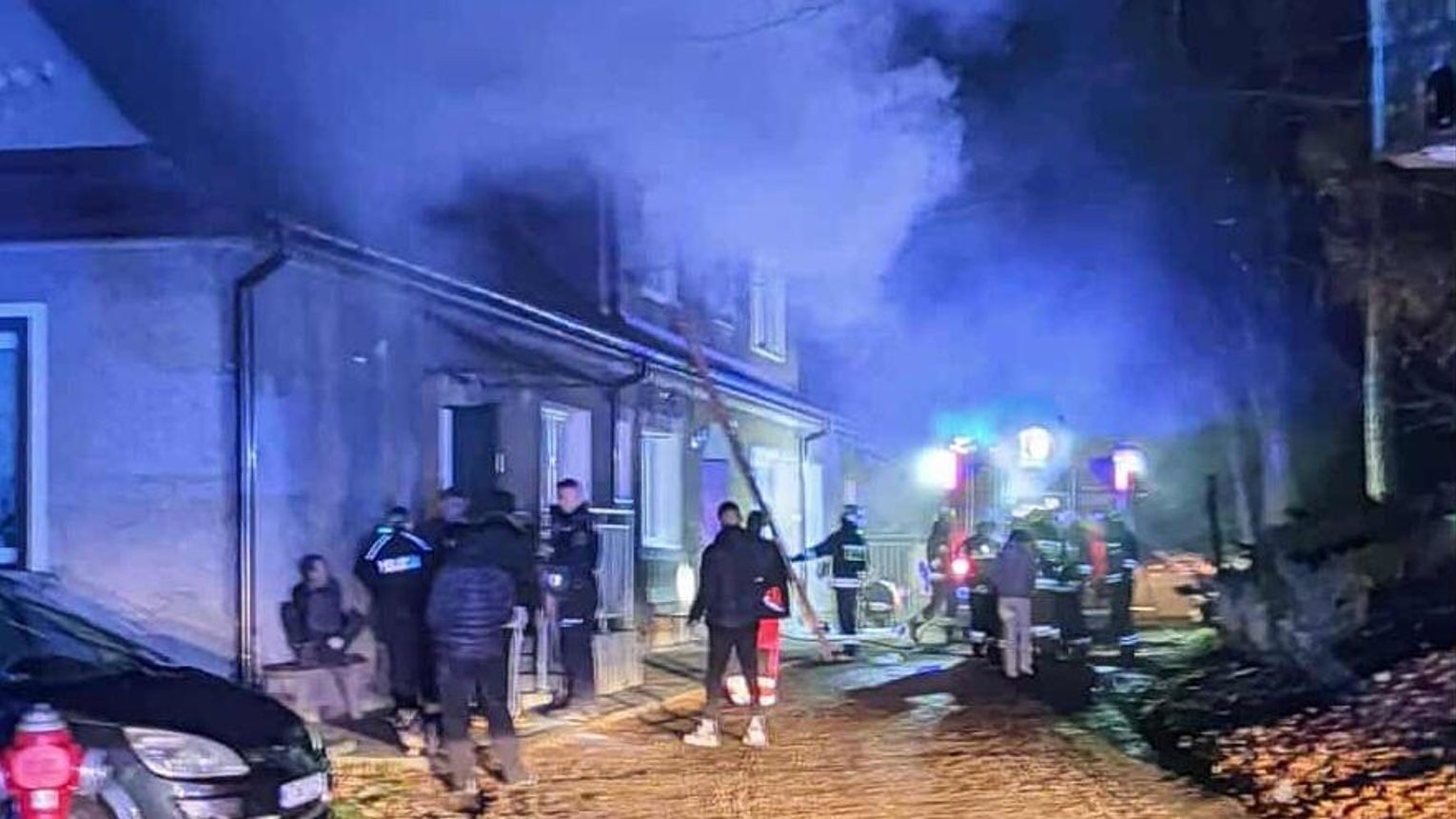 Pożar mieszkania w Tuchowie. Są osoby poszkodowane