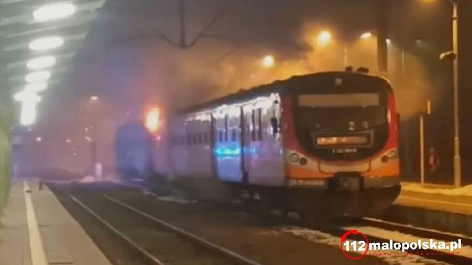 Pożar pociągu w Nowym Sączu. Trwa akcja służb