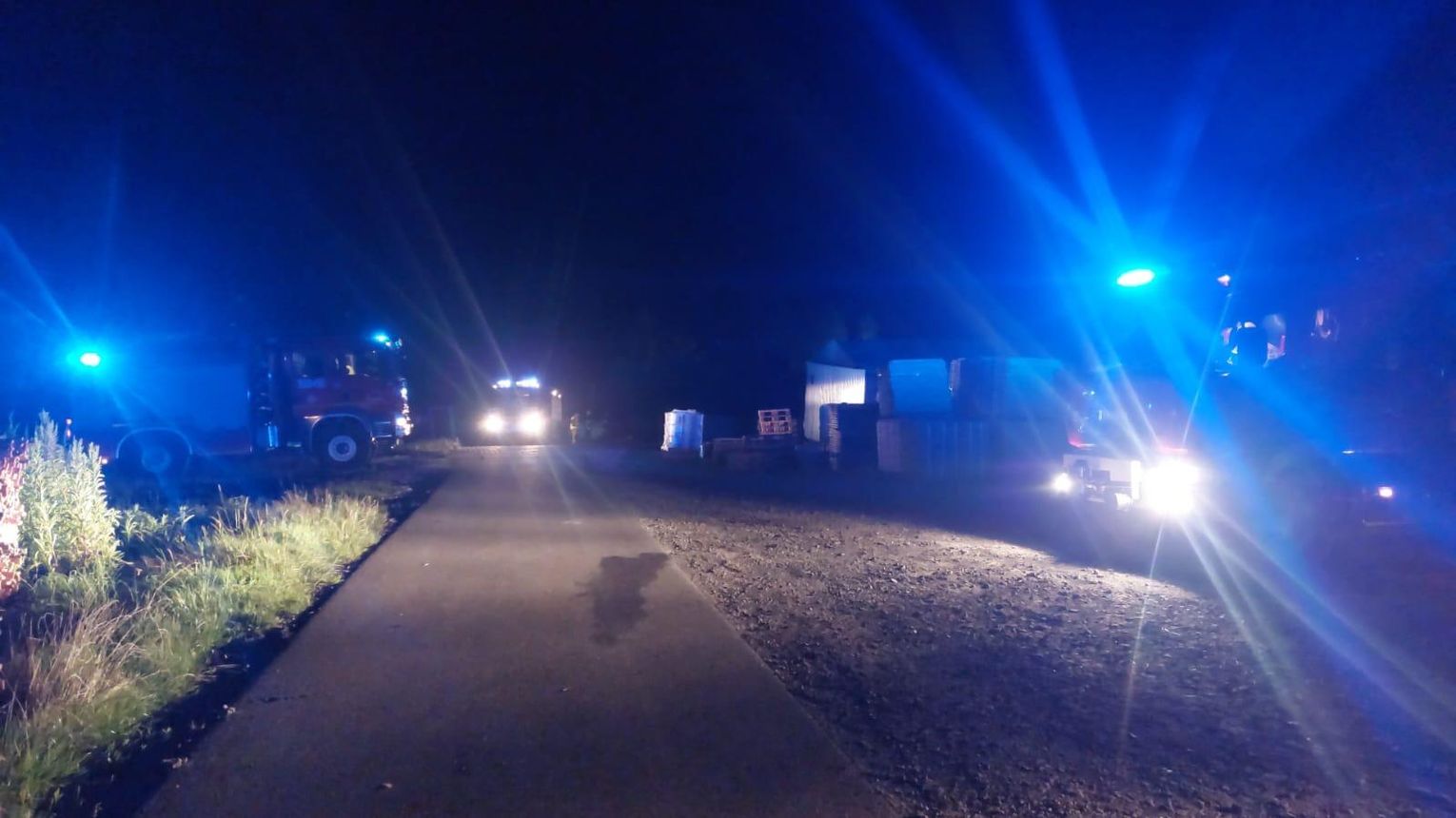 Pożar w Ołpinach. Płonął silos na terenie zakładu drzewnego