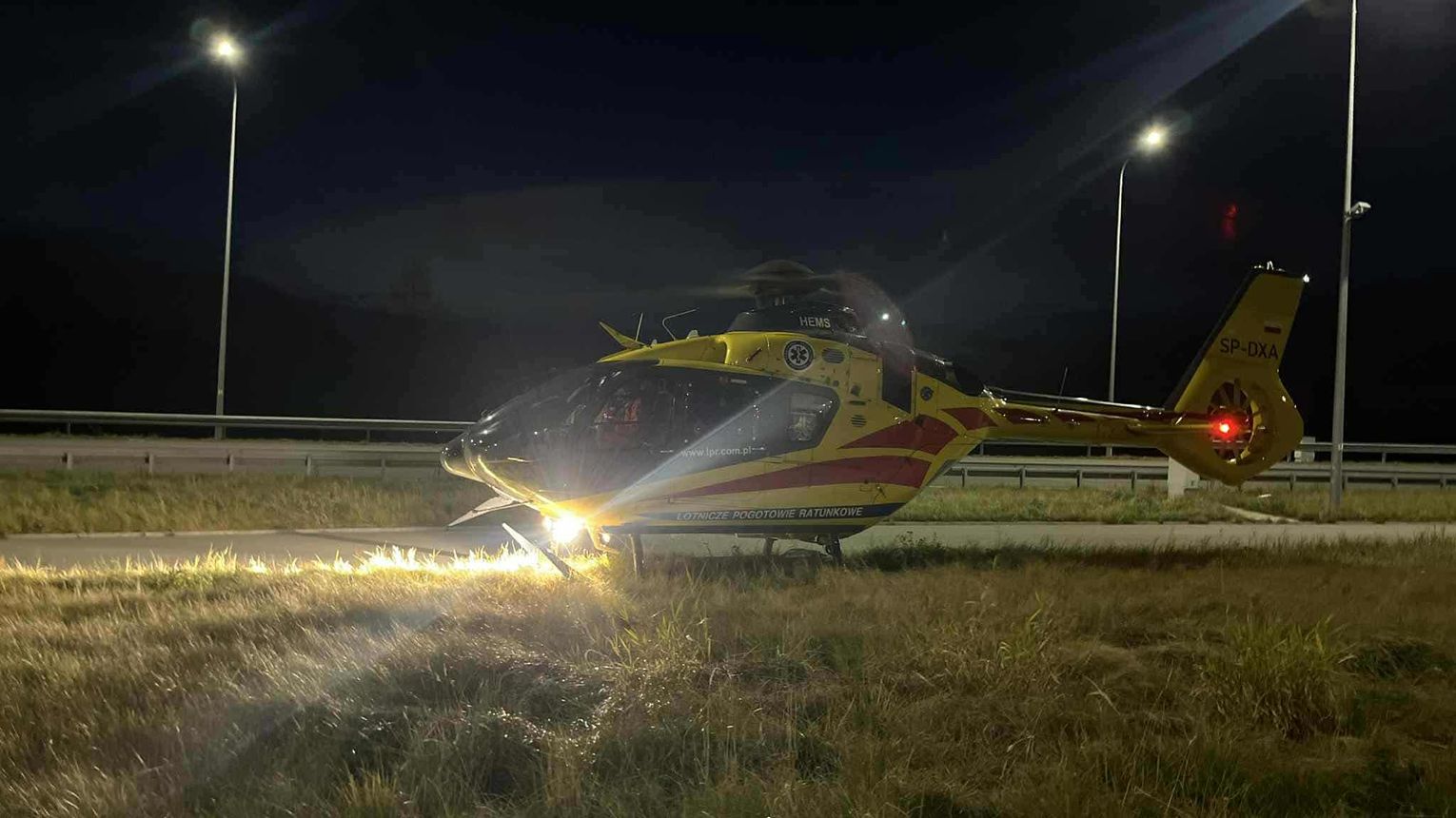 Ranny mężczyzna po eksplozji akumulatora. Lądował śmigłowiec LPR