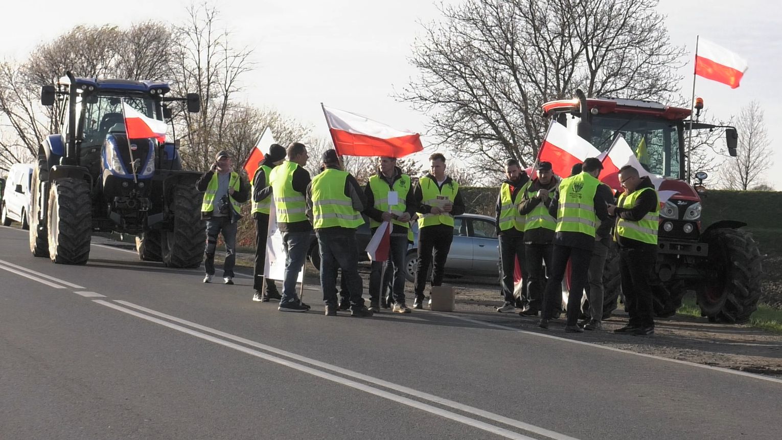 Rolnicy znów protestują. W regionie tarnowskim blokowali drogę wojewódzką nr 975