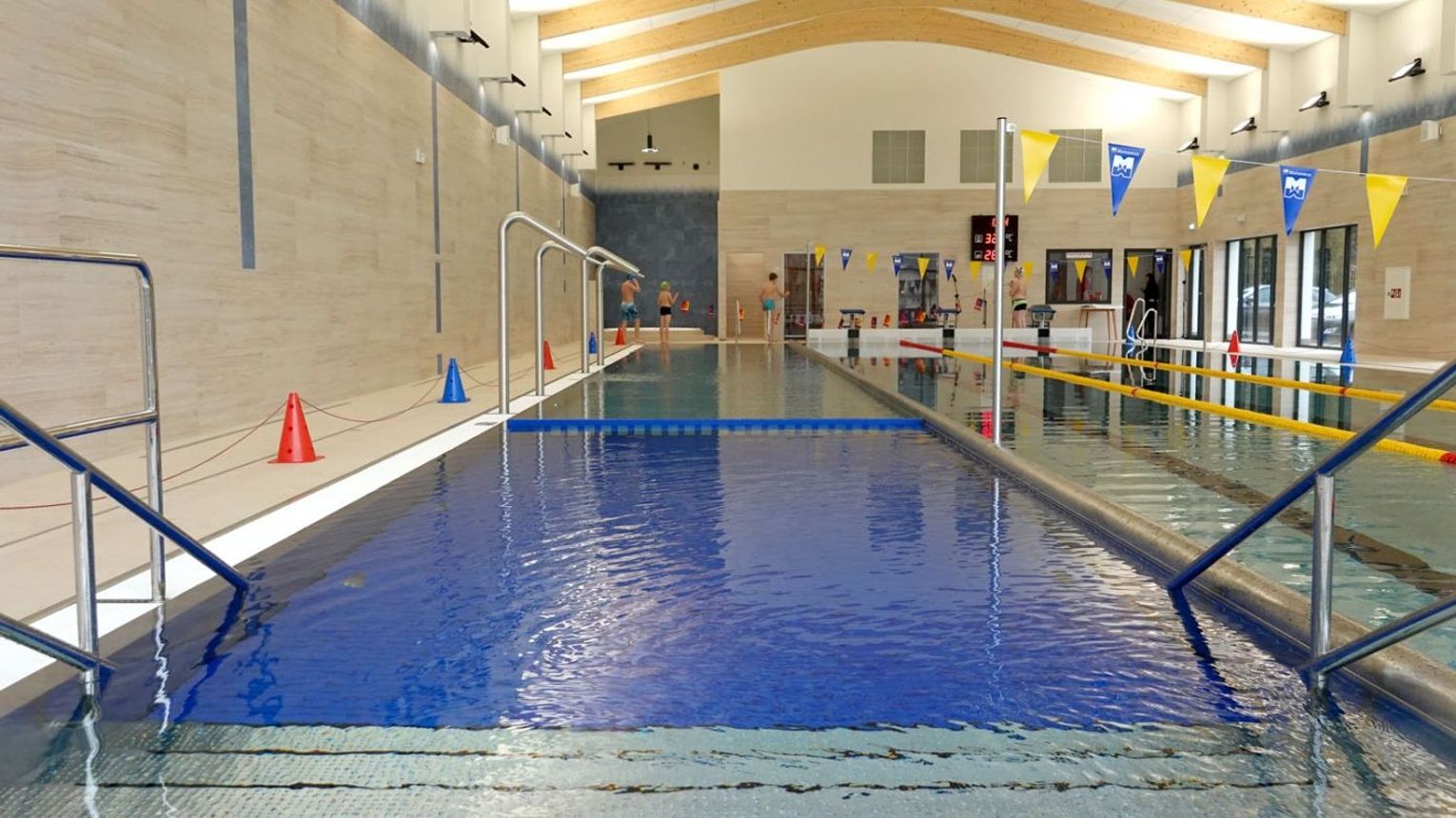 Spodnie powodem awarii oczyszczalni ścieków w Korzennej. Zagrożona była pobliska pływalnia