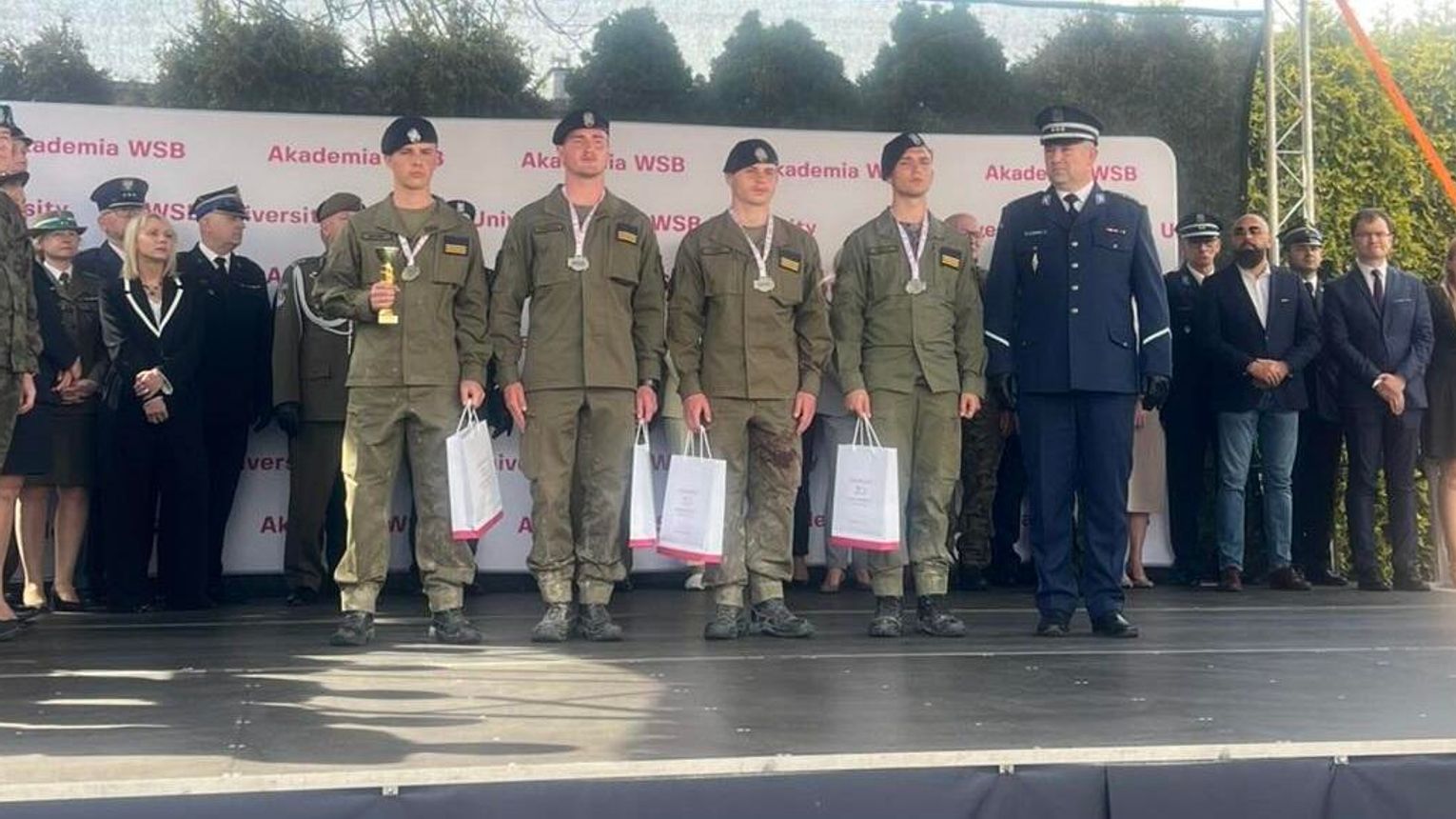 Sukces uczniów z XVI LO w Tarnowie na Ogólnopolskim Turnieju Klas Mundurowych